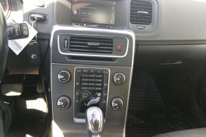 Volvo V60 esikatselu 12
