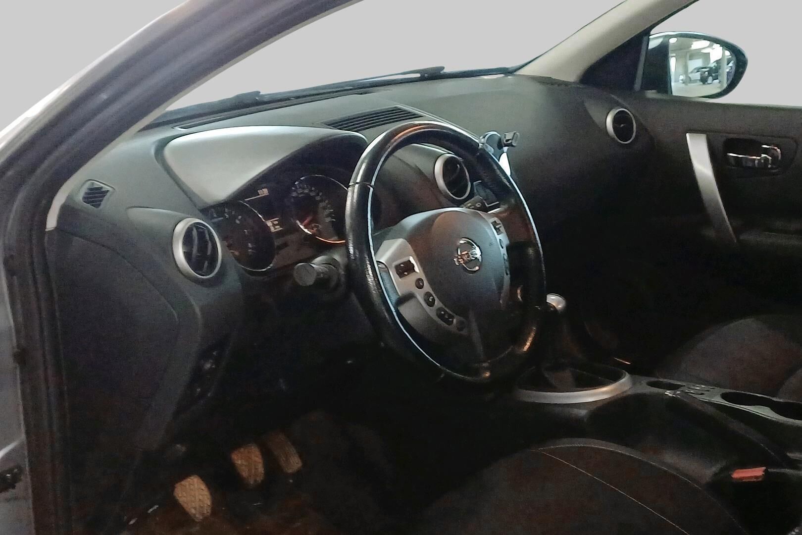 Nissan Qashqai iso kuva 2