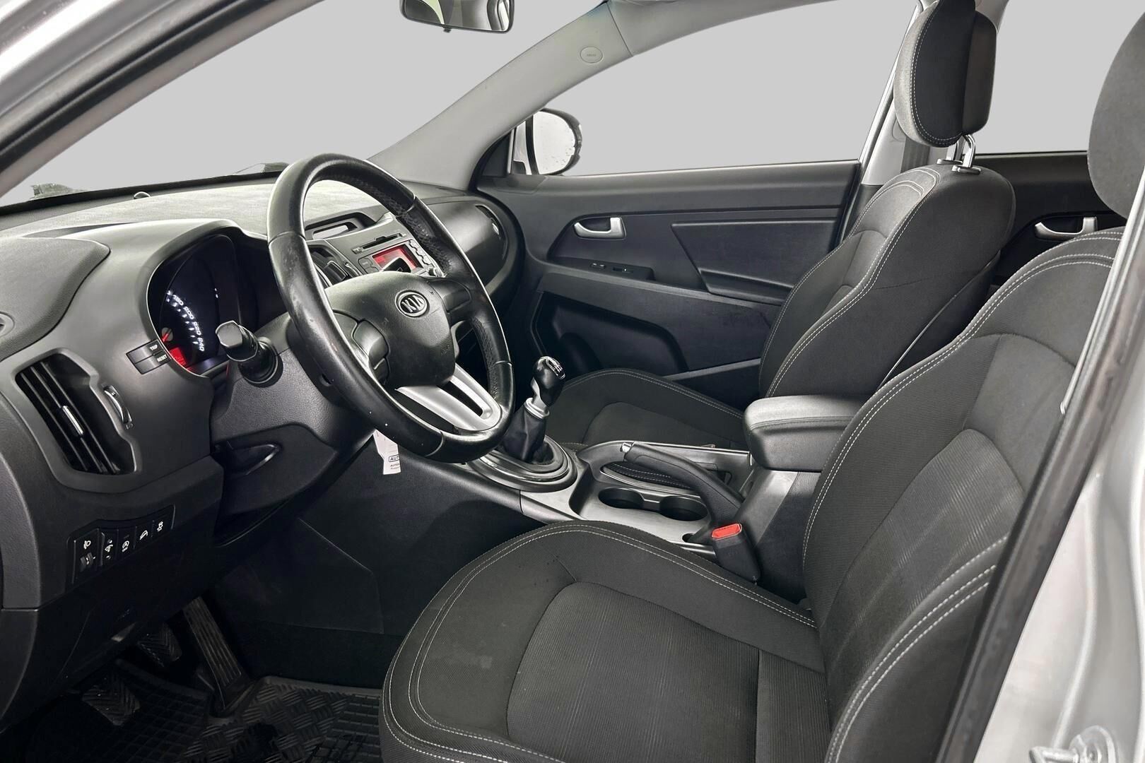 Kia Sportage iso kuva 8
