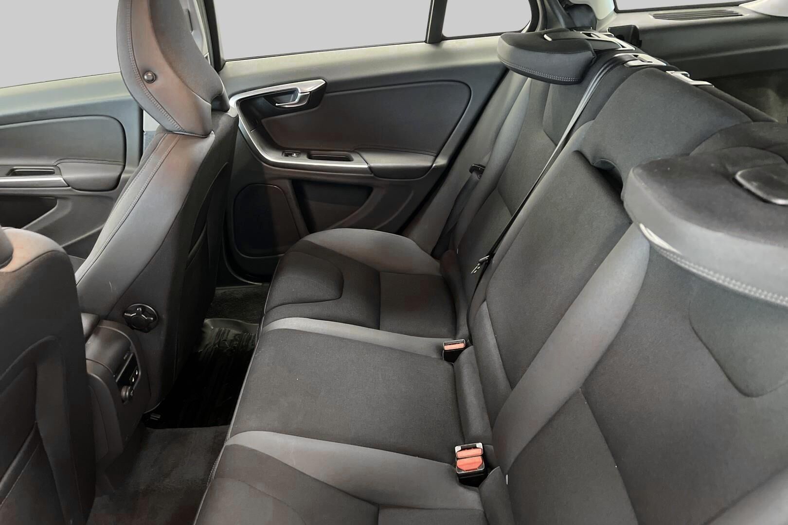 Volvo V60 iso kuva 20