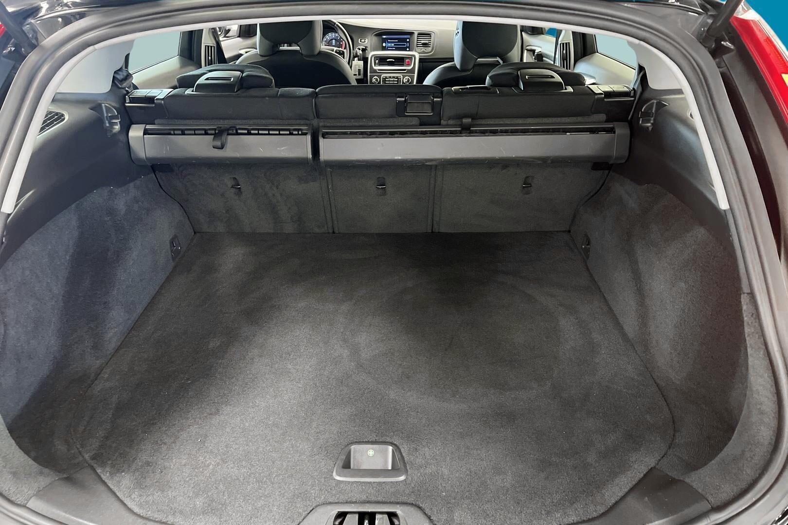 Volvo V60 iso kuva 10