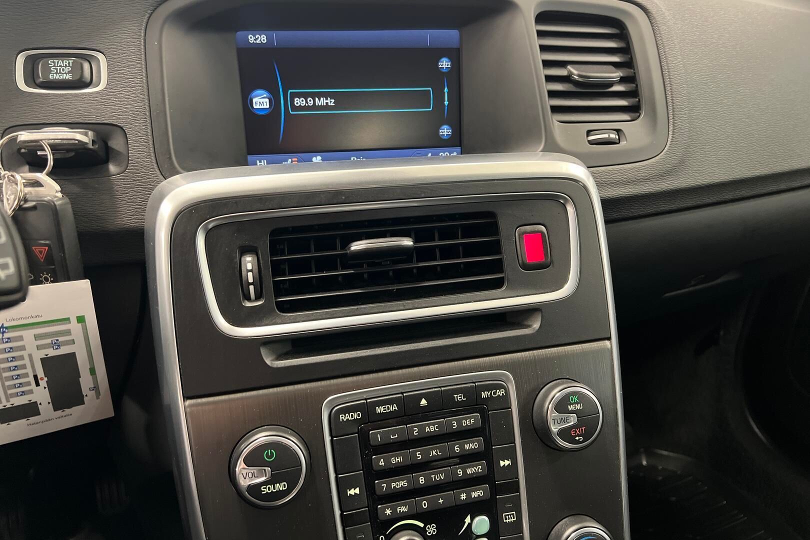 Volvo V60 iso kuva 13