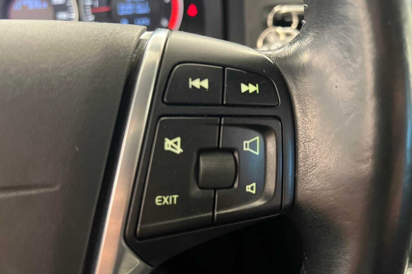 Volvo V60 iso kuva 16