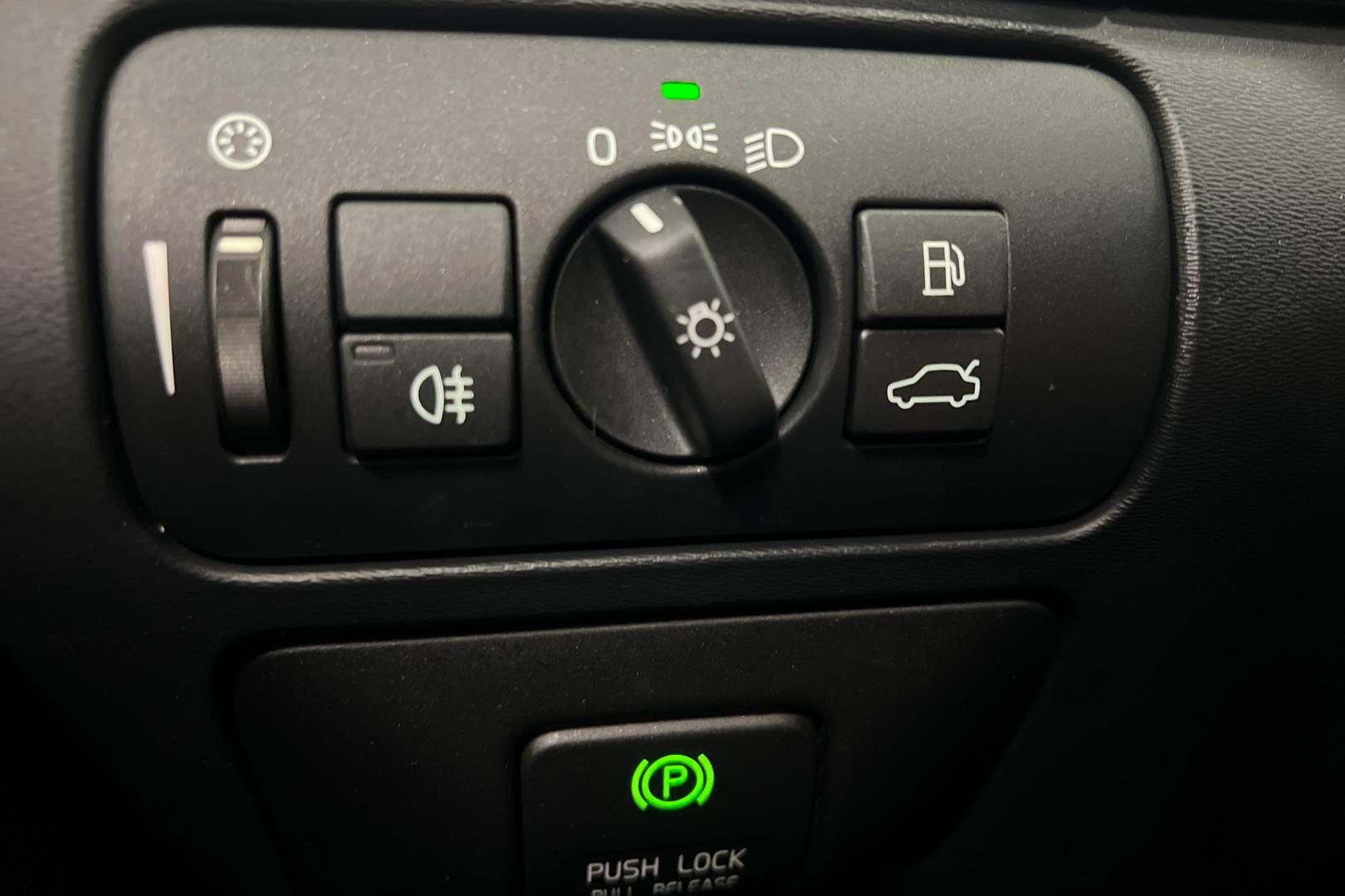 Volvo V60 iso kuva 21