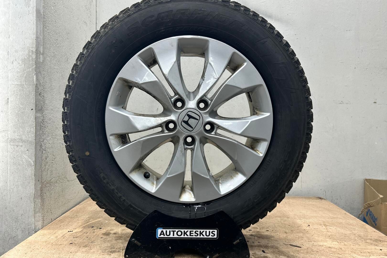 Honda CR-V iso kuva 13