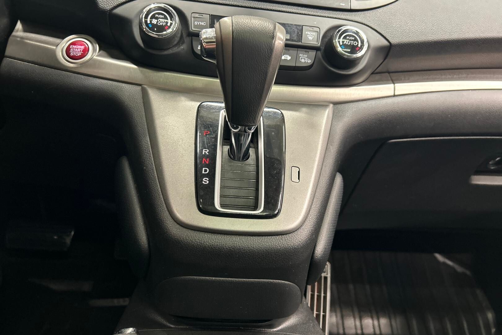 Honda CR-V iso kuva 20