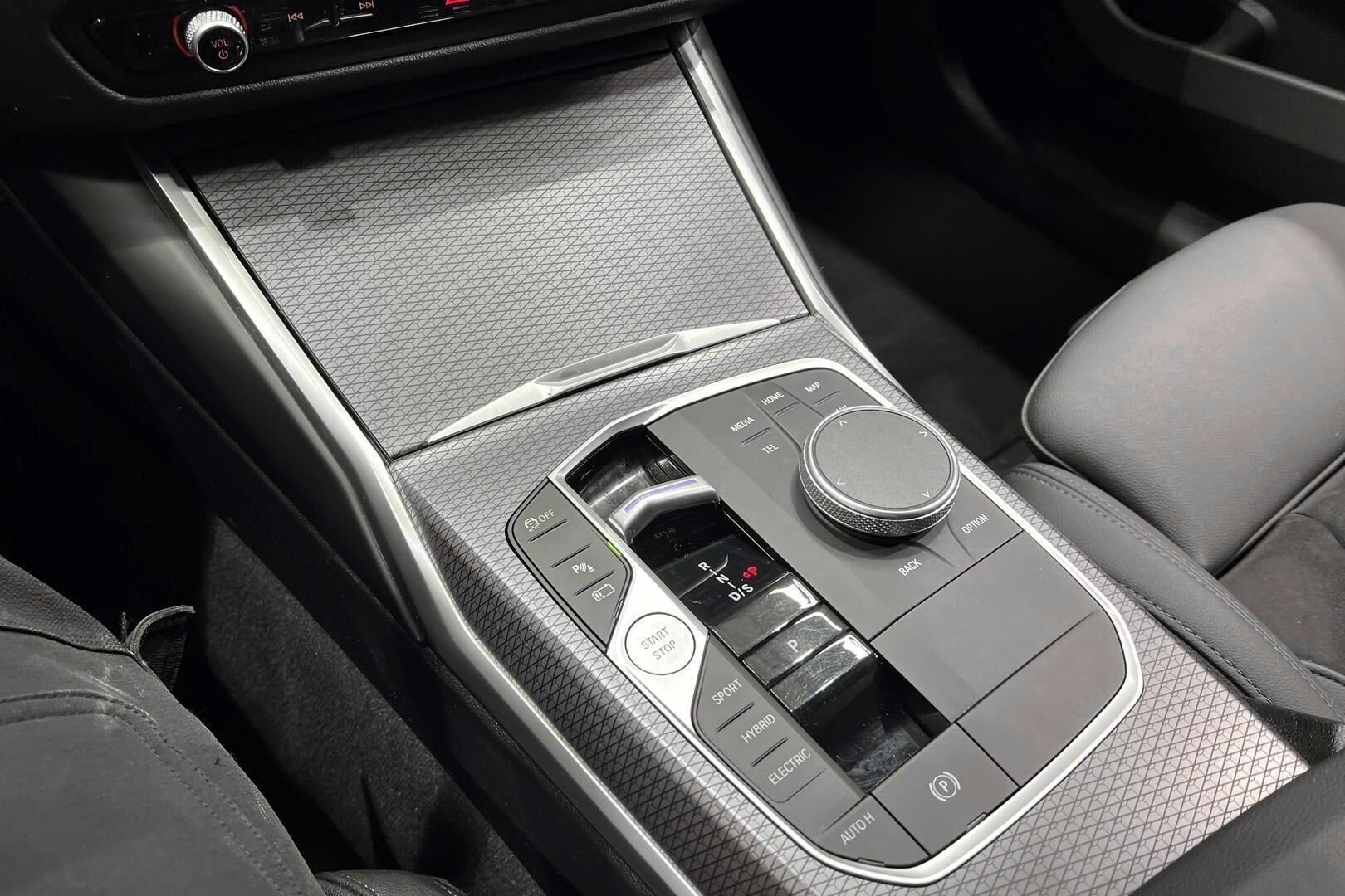 BMW 3-SARJA iso kuva 20