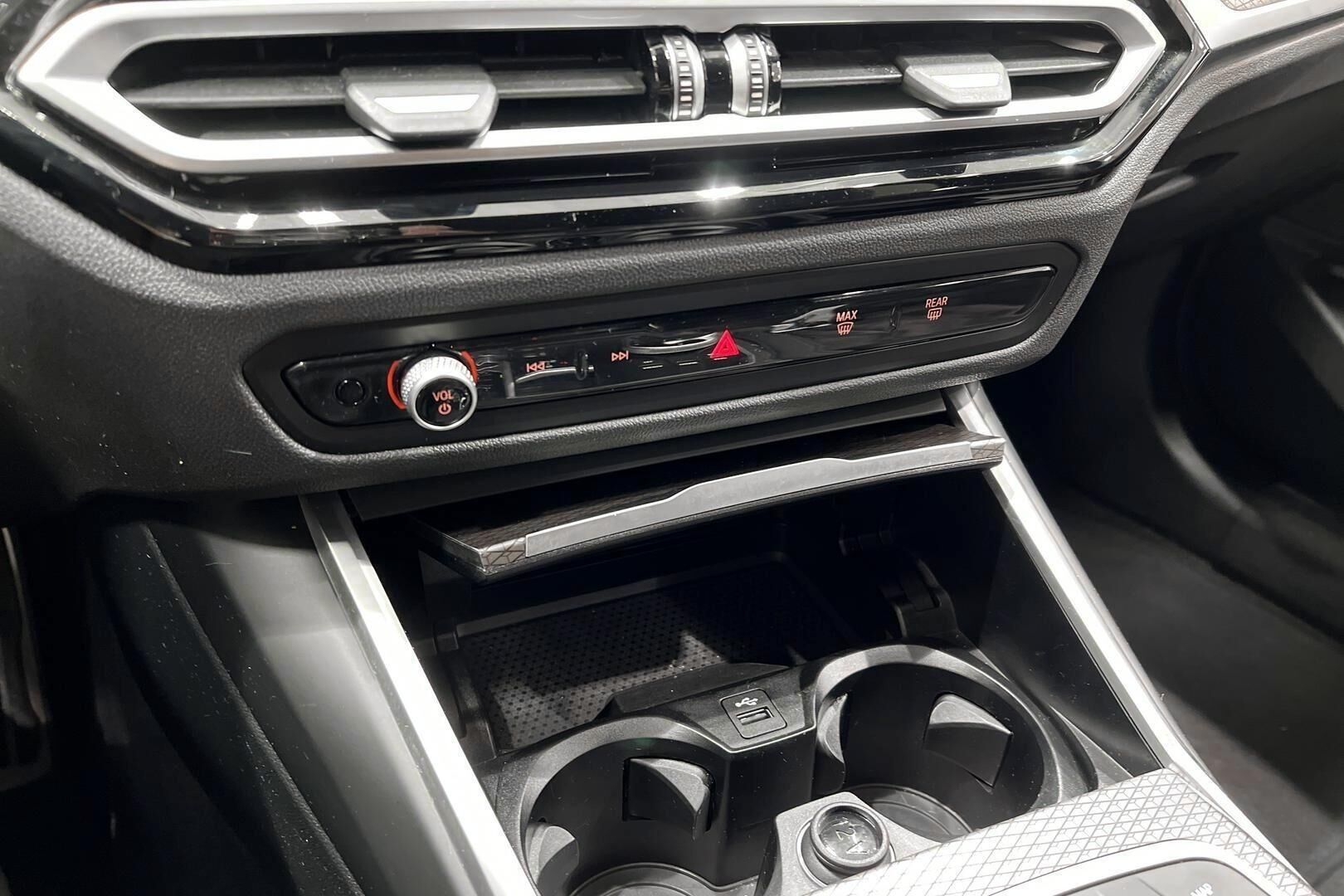 BMW 3-SARJA iso kuva 21