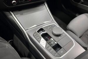 BMW 3-SARJA esikatselu 22