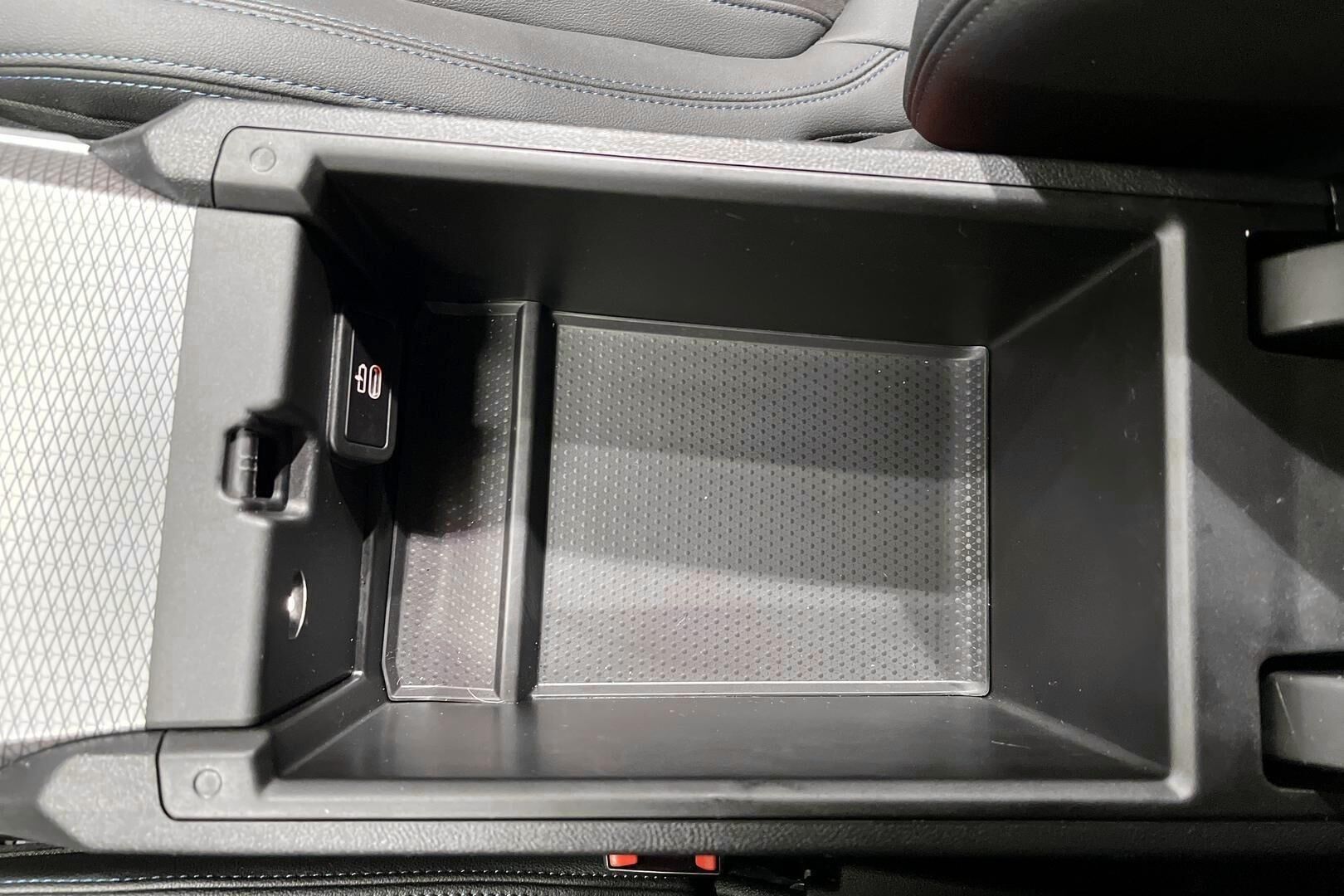 BMW 3-SARJA iso kuva 24