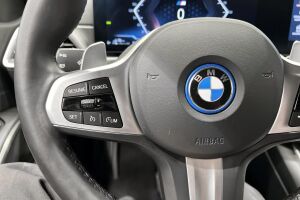 BMW 3-SARJA esikatselu 25