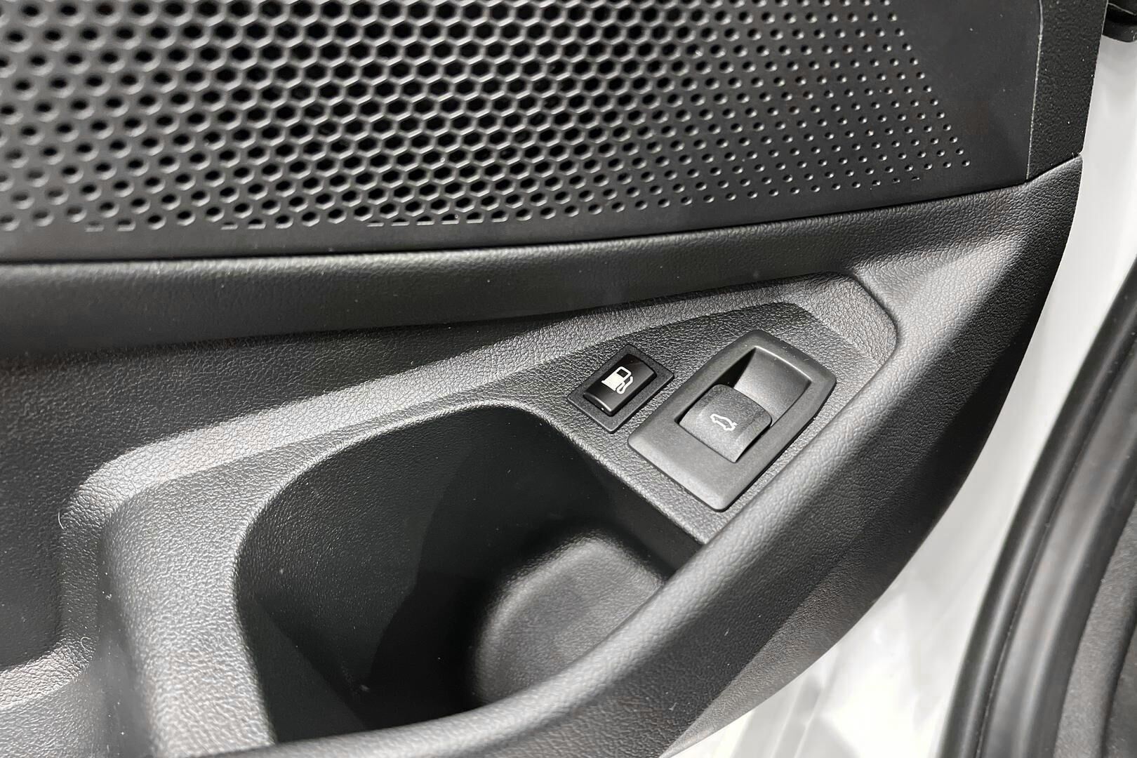 BMW 3-SARJA iso kuva 28