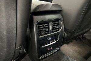 BMW 3-SARJA esikatselu 31