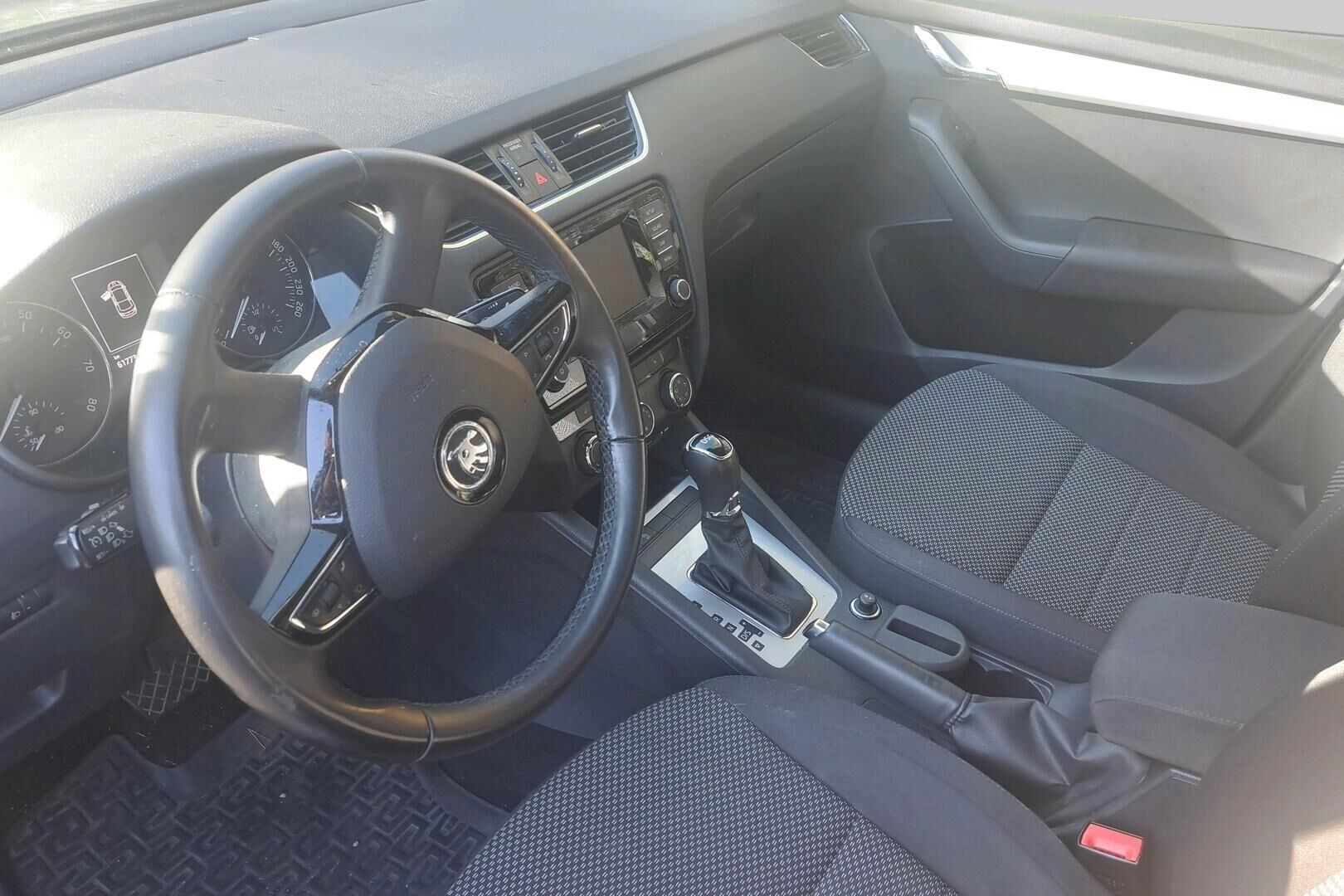 Skoda Octavia iso kuva 1