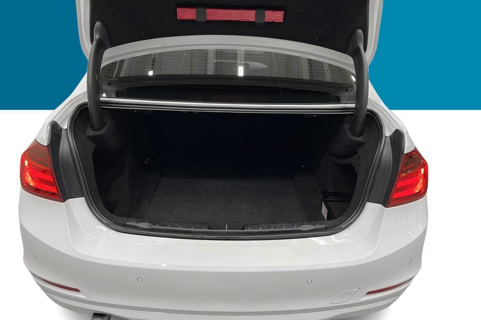 BMW 3-SARJA iso kuva 12