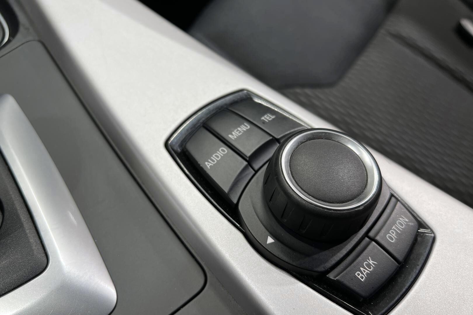 BMW 3-SARJA iso kuva 21