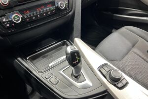 BMW 3-SARJA esikatselu 22