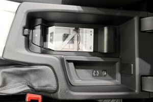 BMW 3-SARJA esikatselu 23