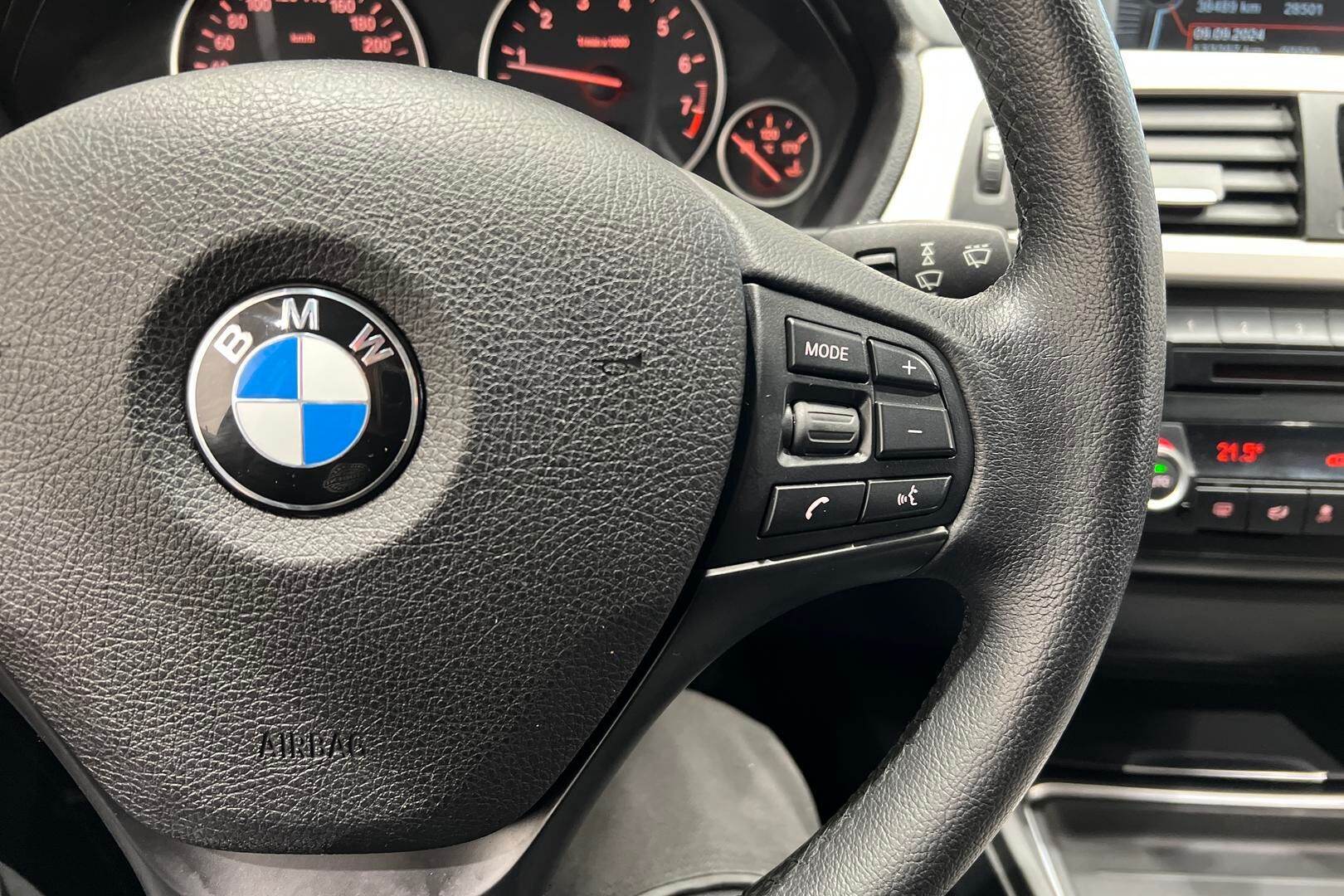 BMW 3-SARJA iso kuva 24