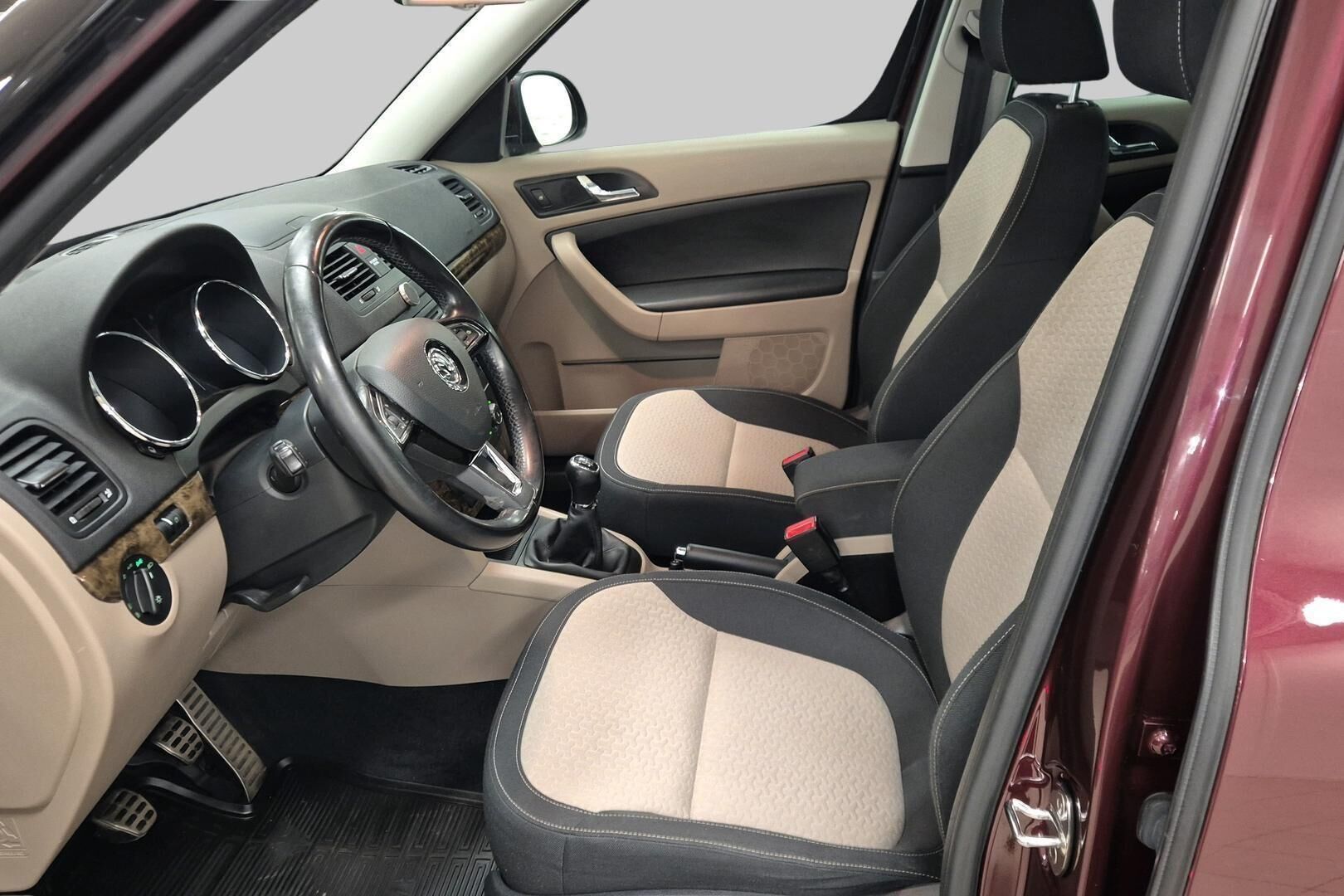 Skoda Yeti iso kuva 8