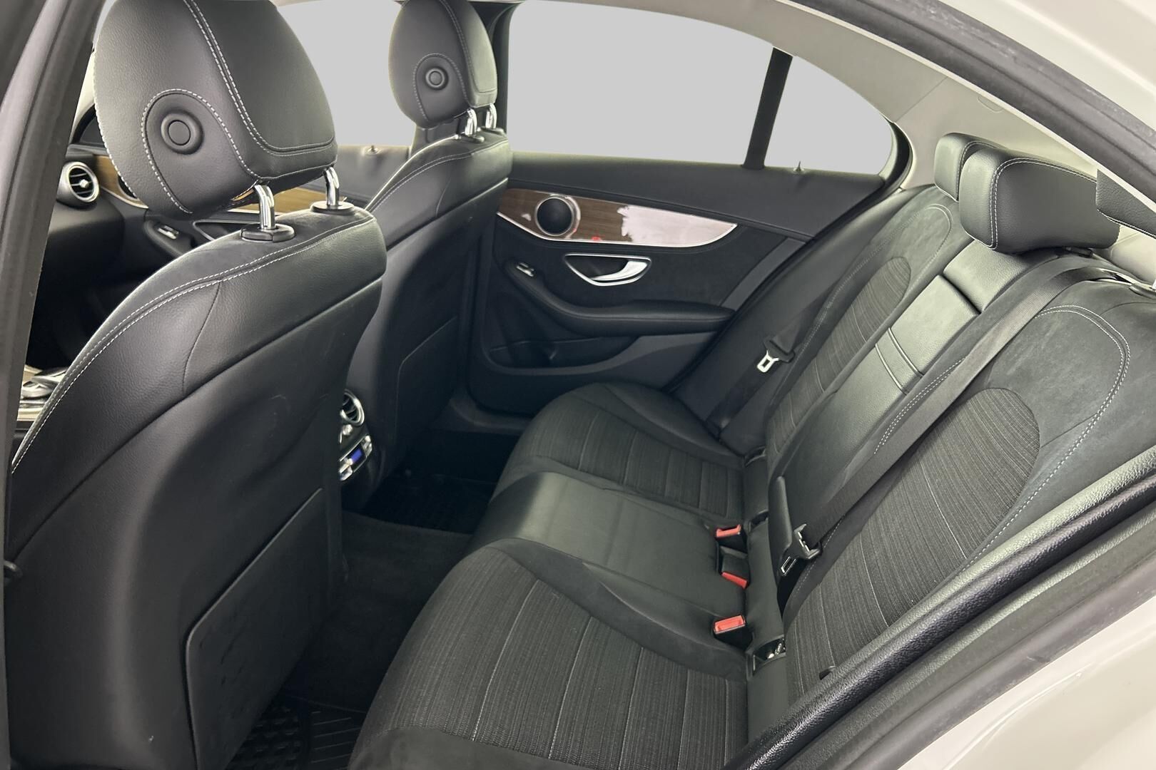 Mercedes-Benz C iso kuva 10