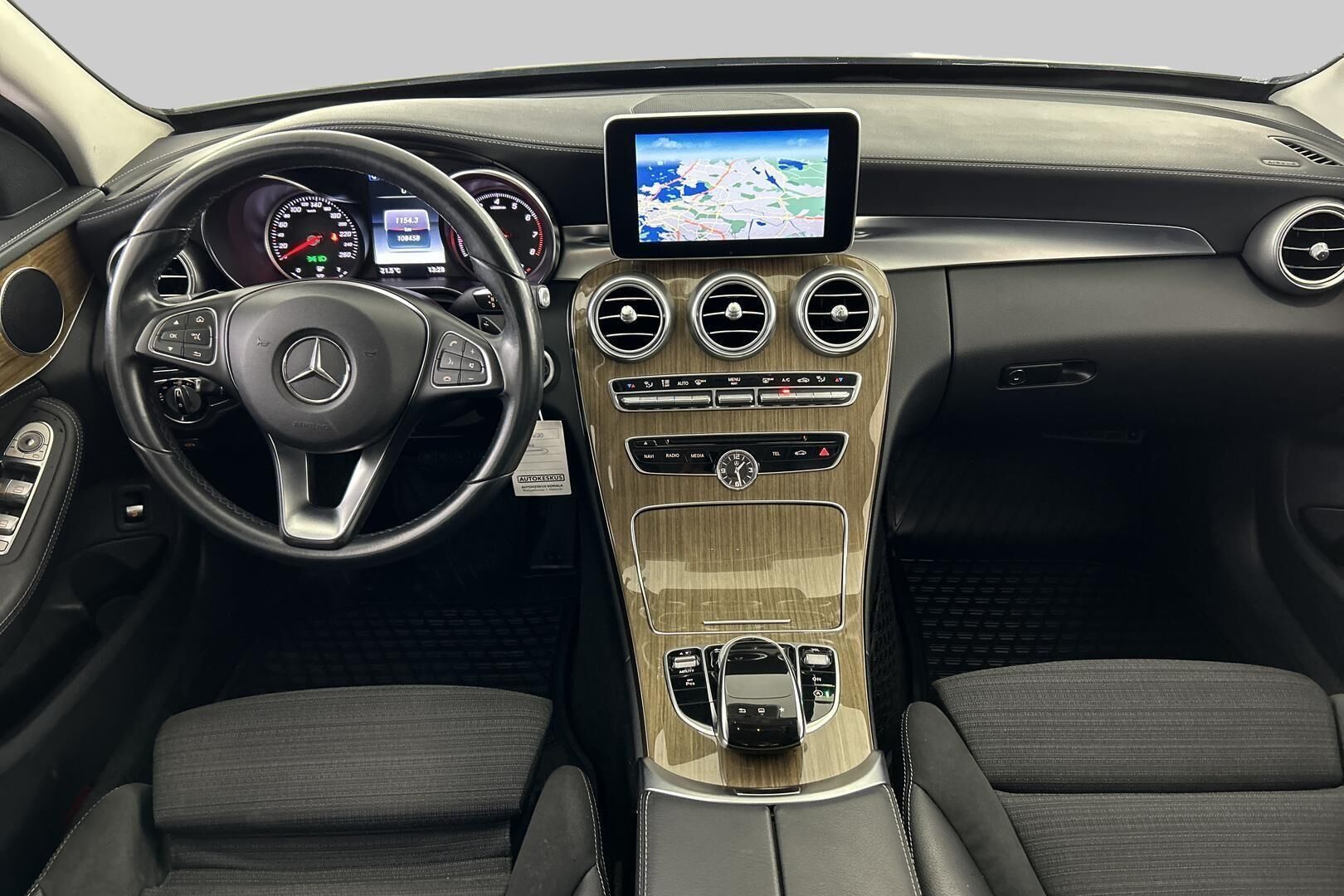 Mercedes-Benz C iso kuva 11