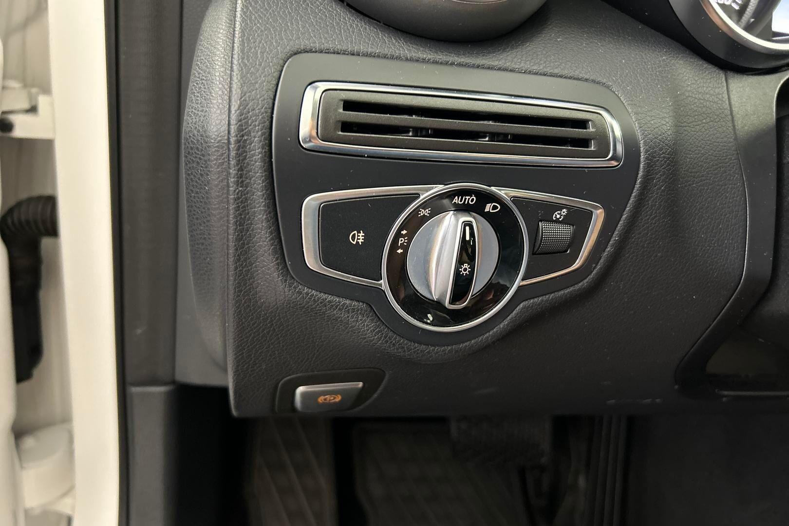 Mercedes-Benz C iso kuva 26