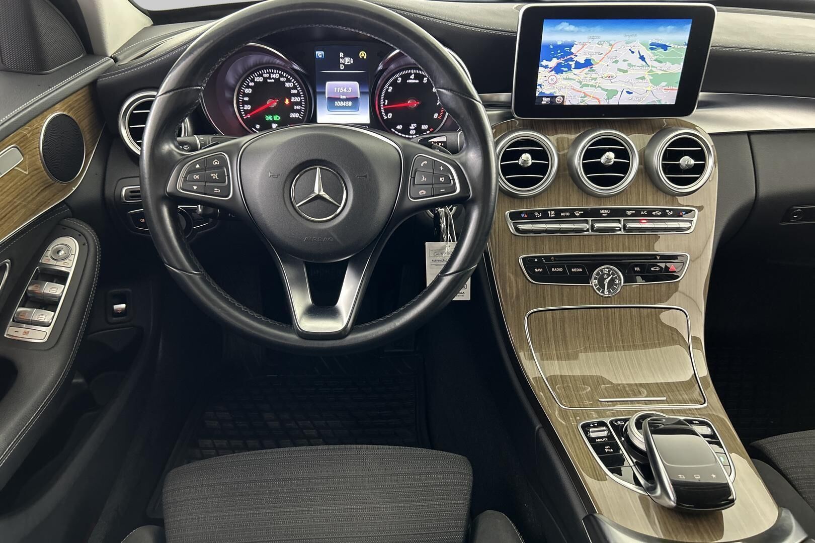 Mercedes-Benz C iso kuva 28