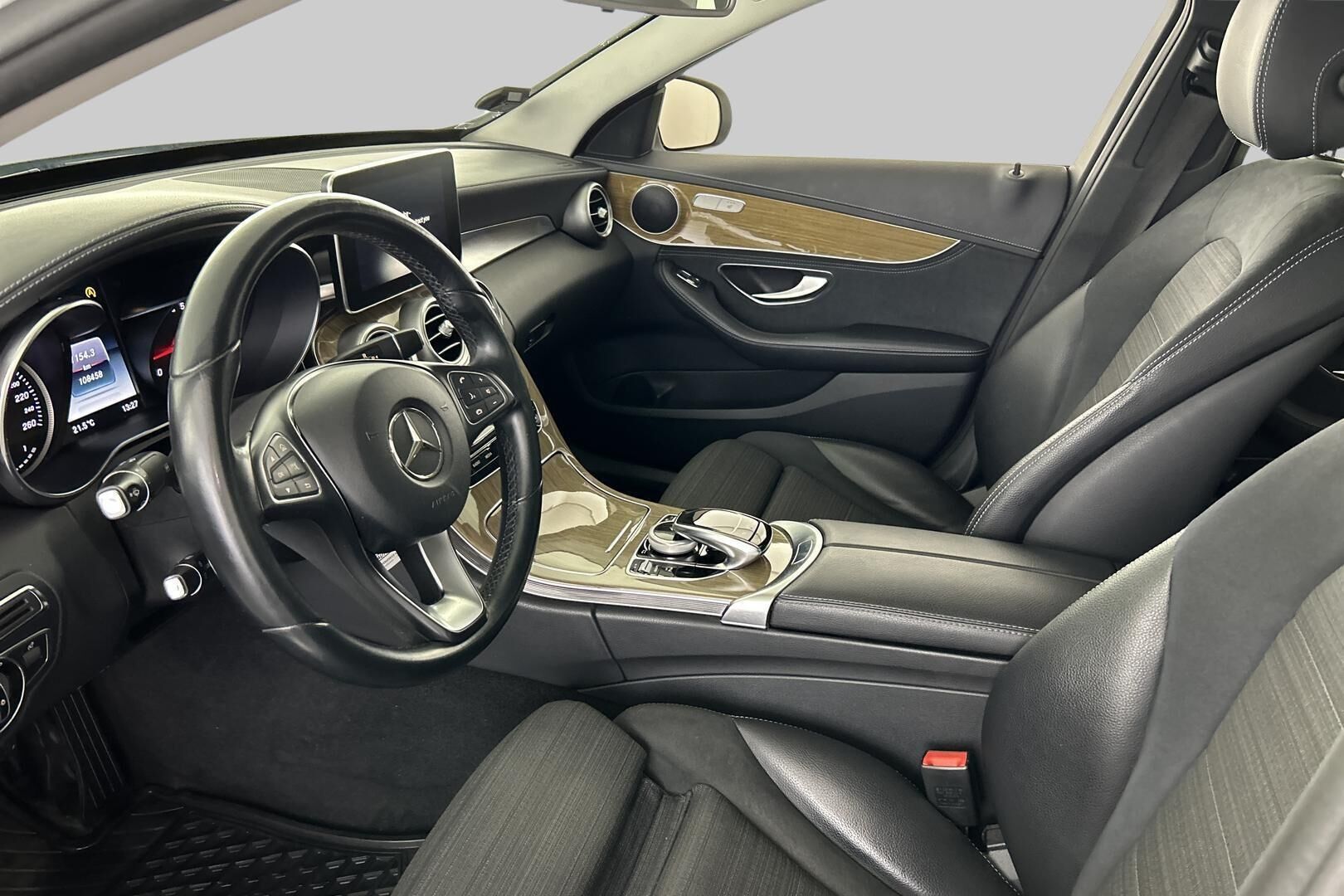 Mercedes-Benz C iso kuva 9