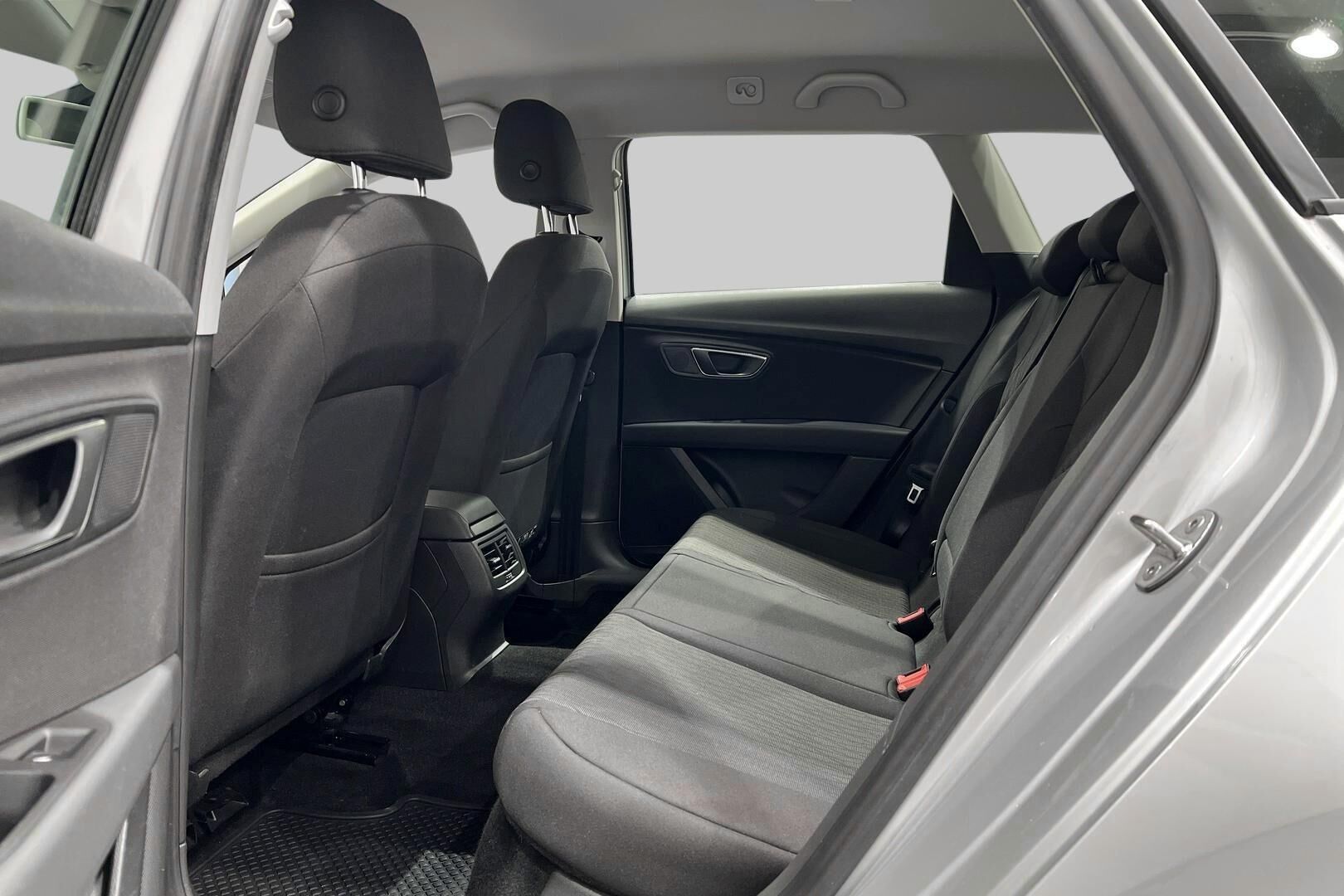 Seat Leon ST iso kuva 9