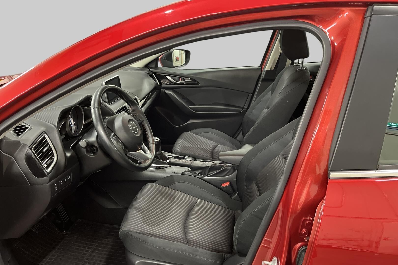 Mazda Mazda3 iso kuva 9