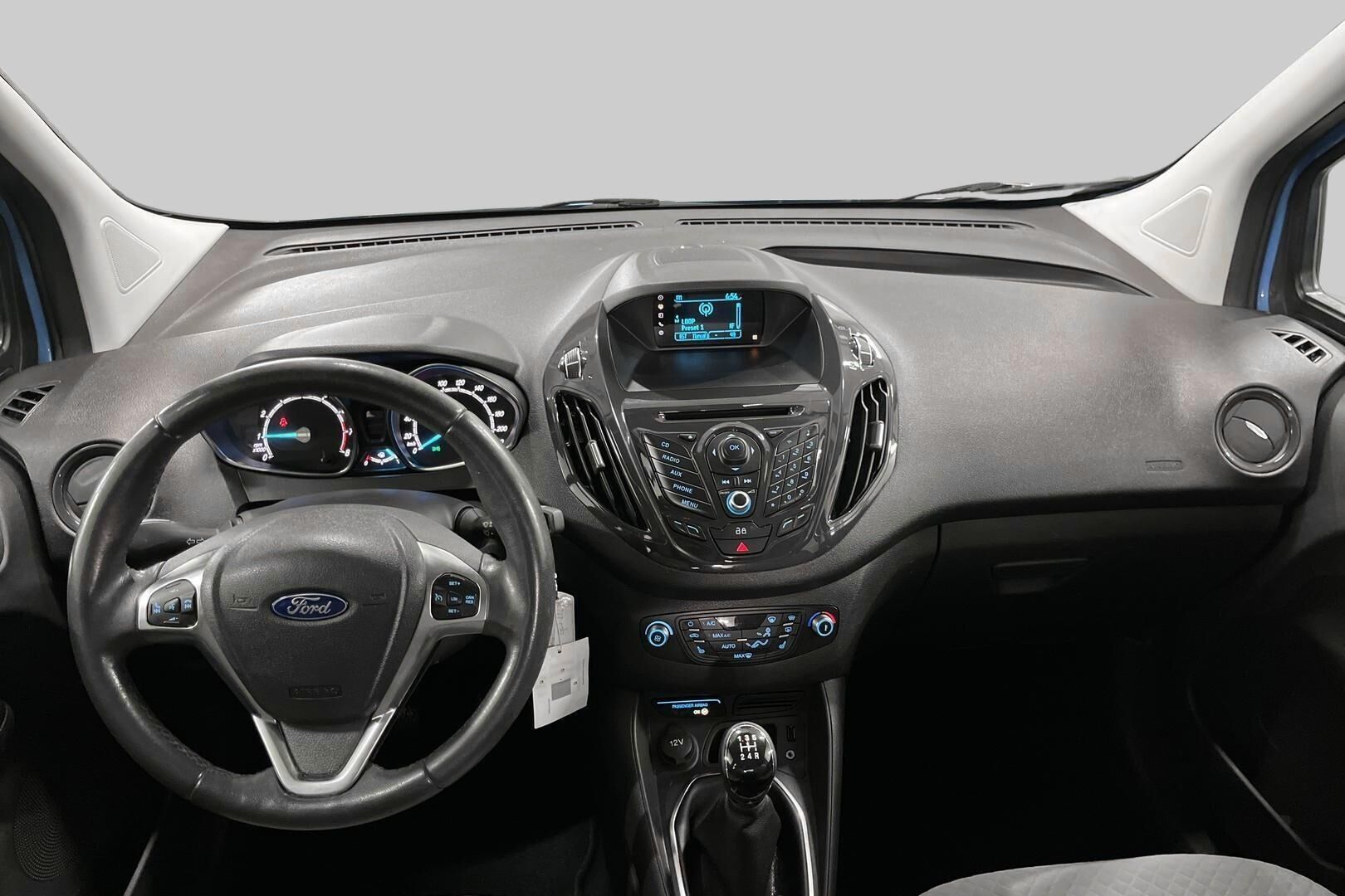 Ford Tourneo Courier iso kuva 11