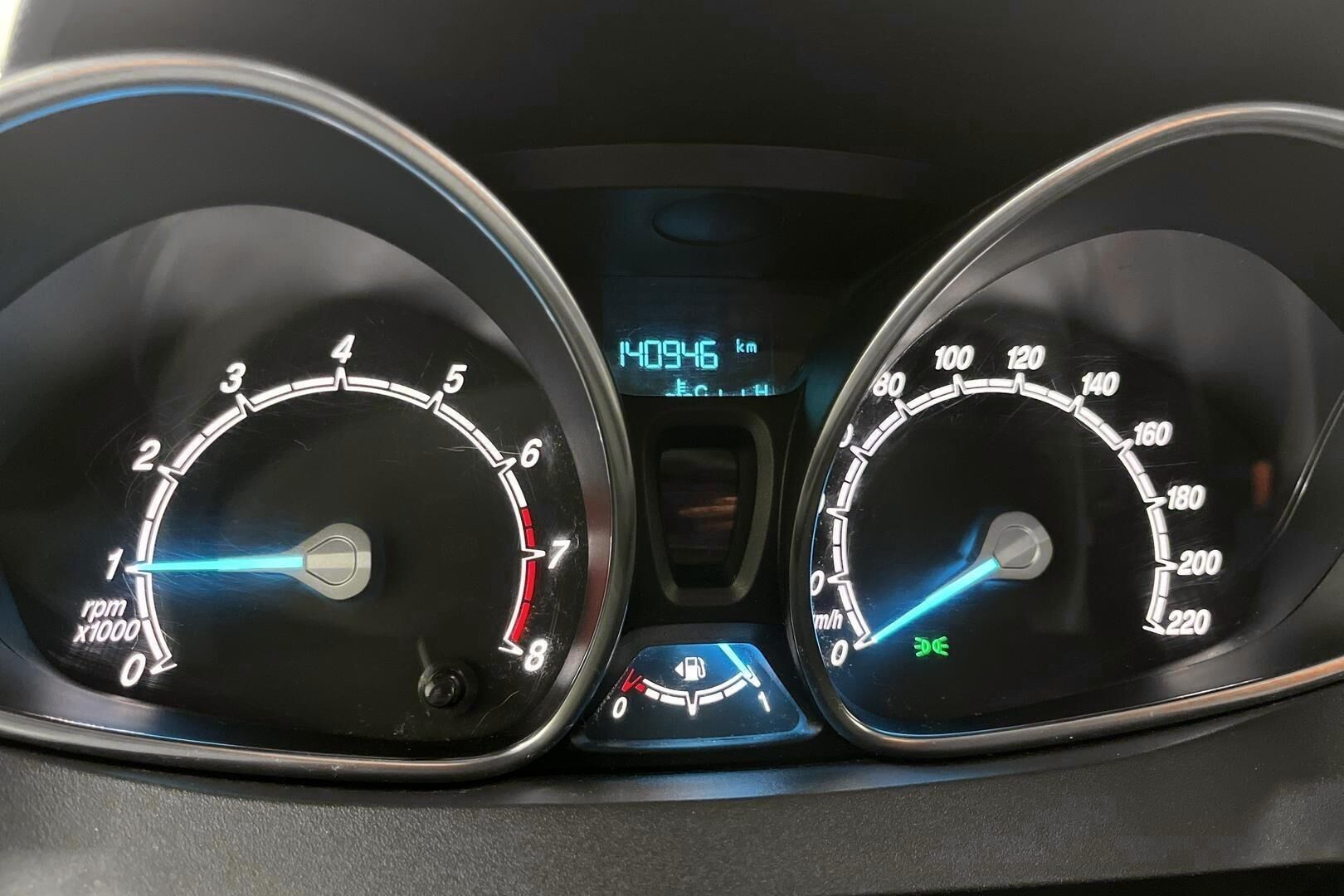 Ford Tourneo Courier iso kuva 13