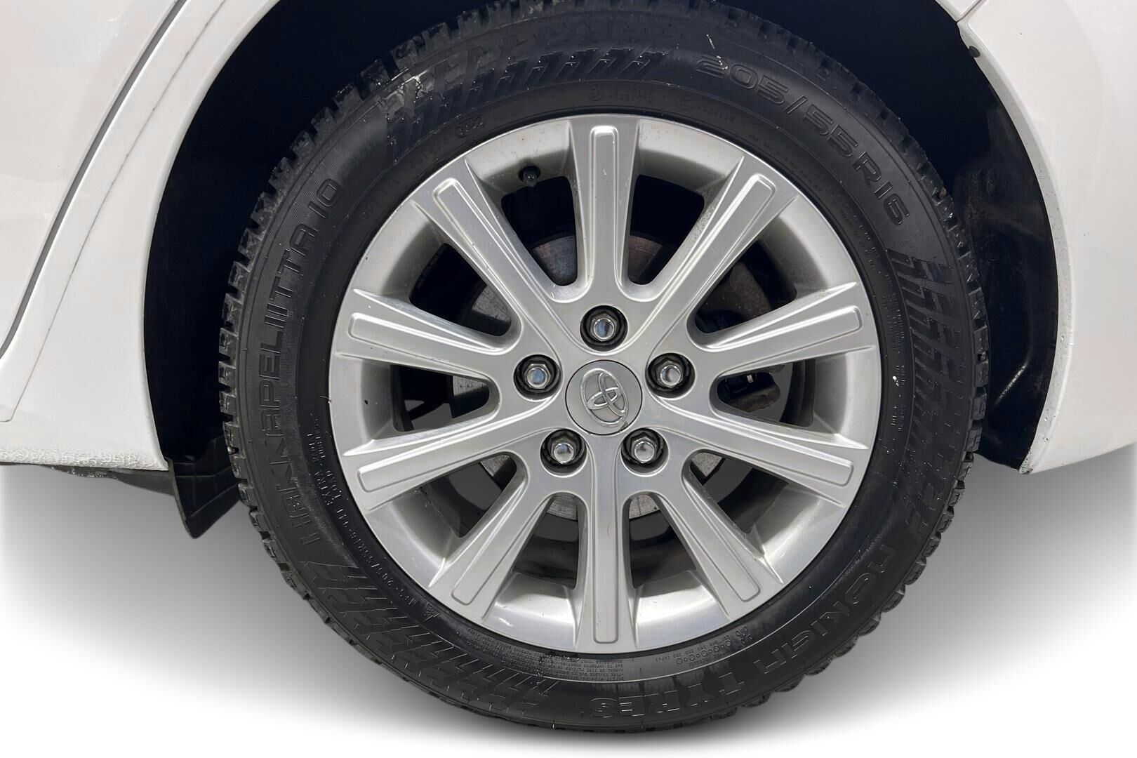 Toyota Auris iso kuva 12