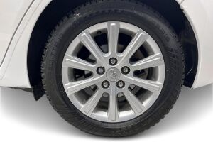 Toyota Auris esikatselu 12