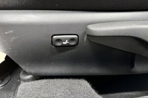 Toyota Auris esikatselu 17