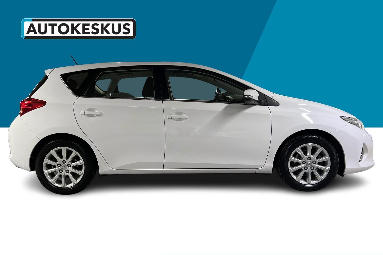 Toyota Auris iso kuva 3