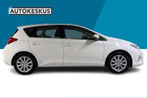 Toyota Auris esikatselu 3