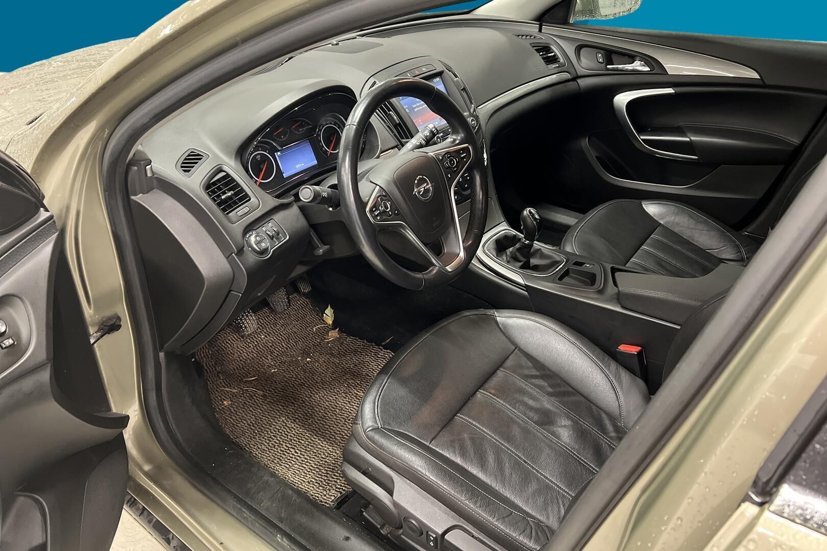 Opel Insignia iso kuva 2