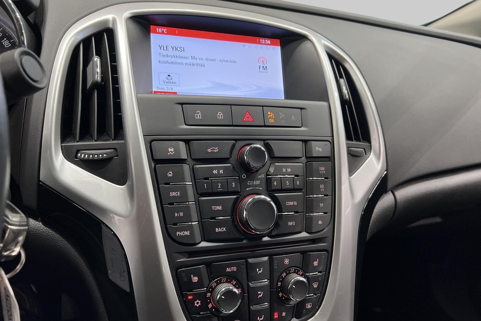 Opel Astra iso kuva 16