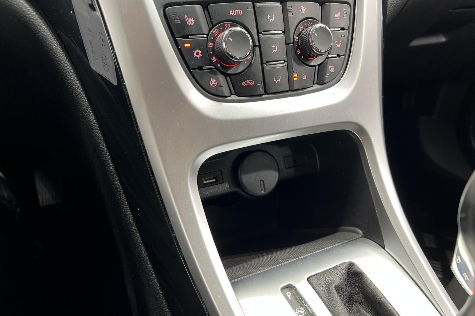 Opel Astra iso kuva 18