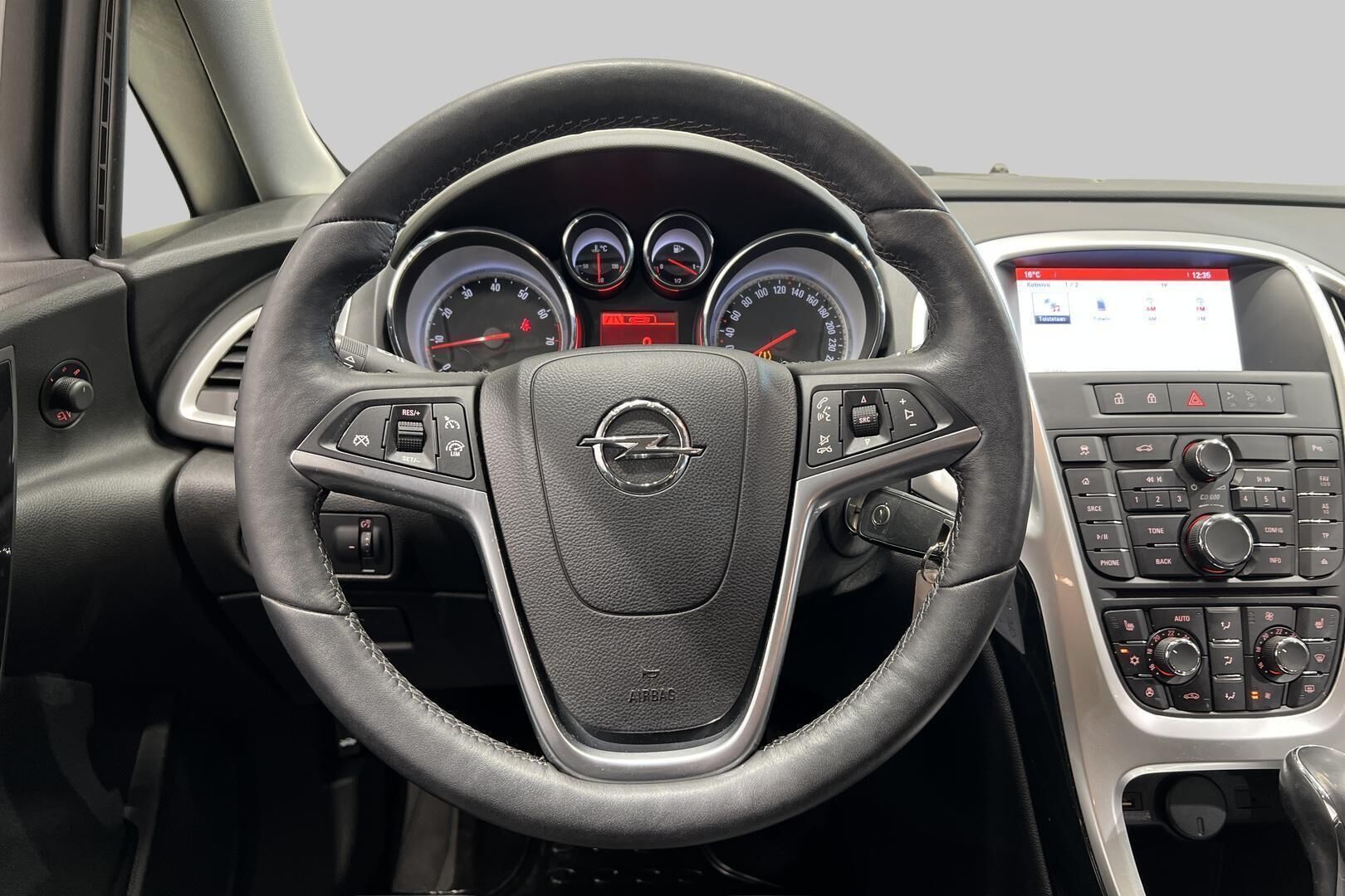 Opel Astra iso kuva 24