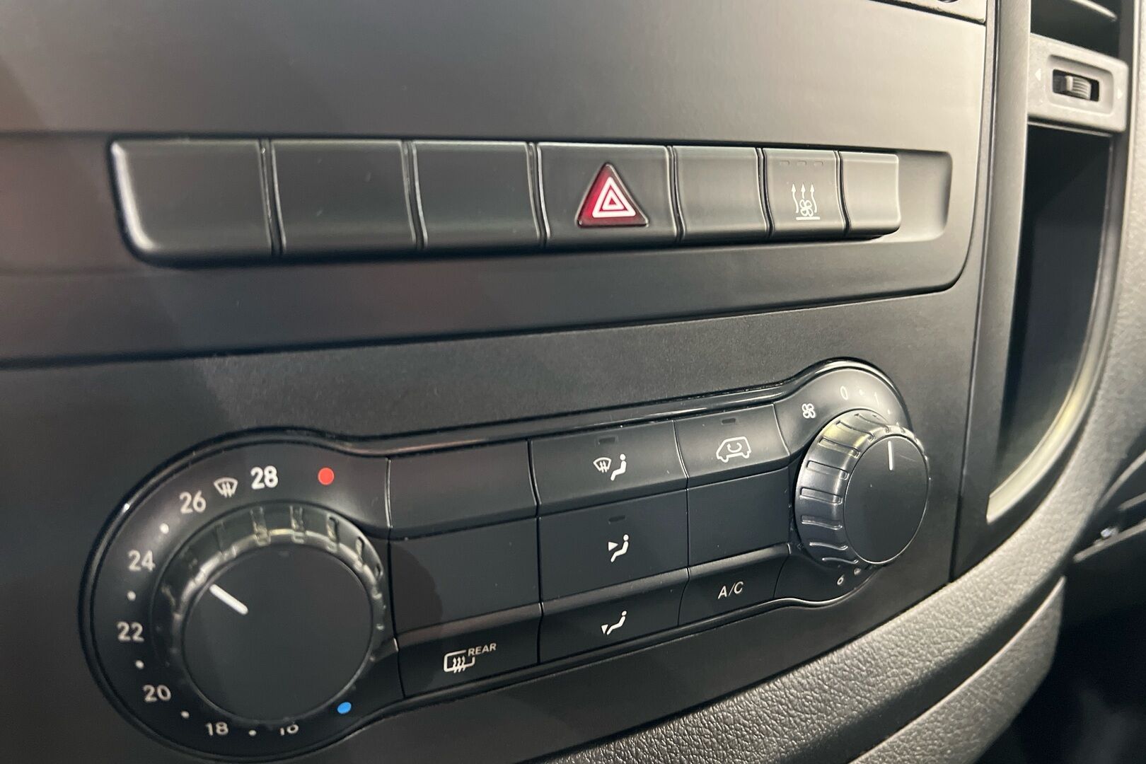 Mercedes-Benz Vito iso kuva 12