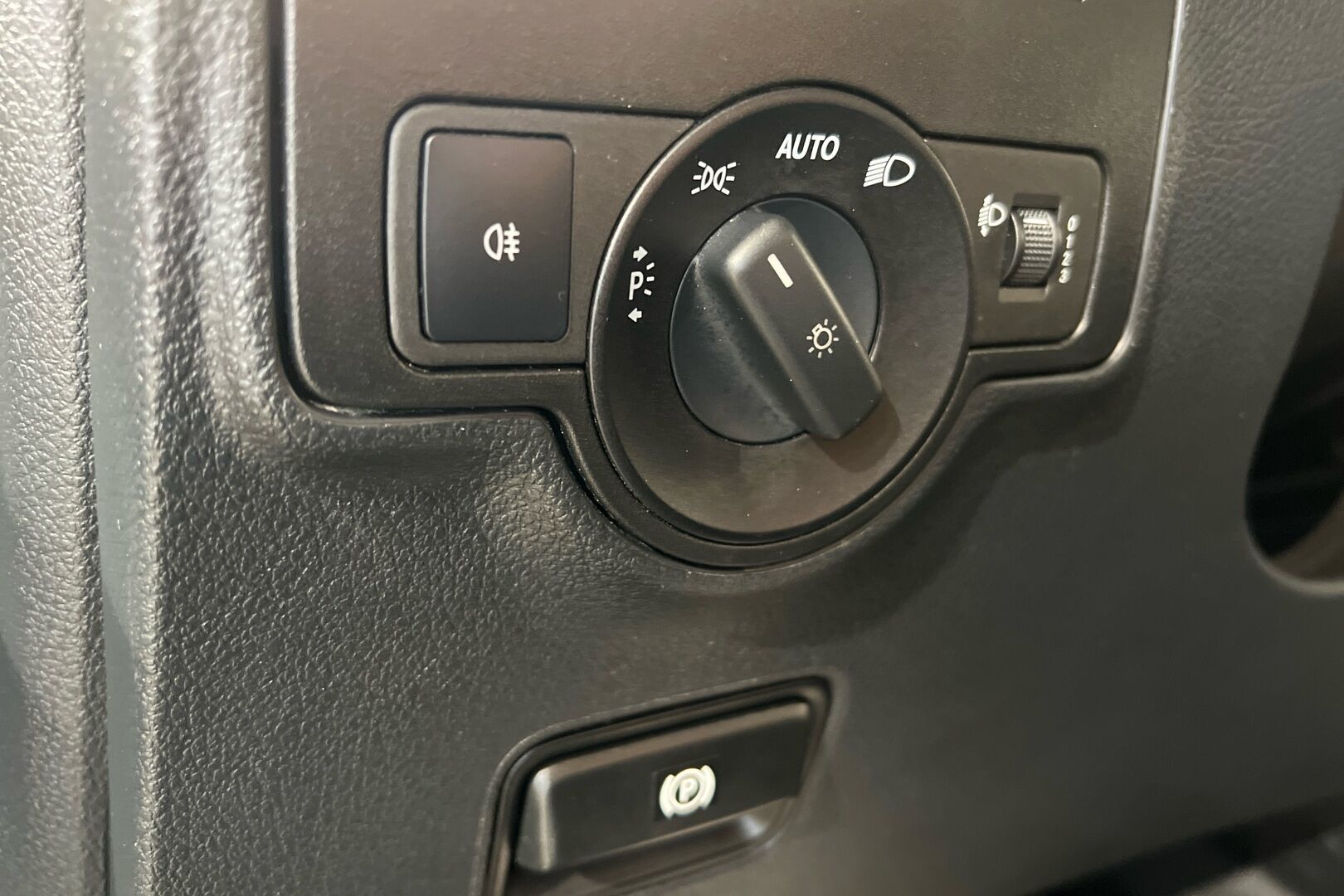 Mercedes-Benz Vito iso kuva 17