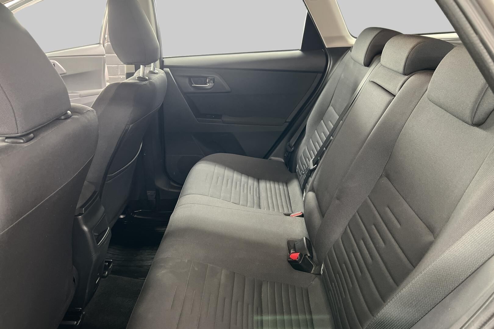 Toyota Auris iso kuva 10