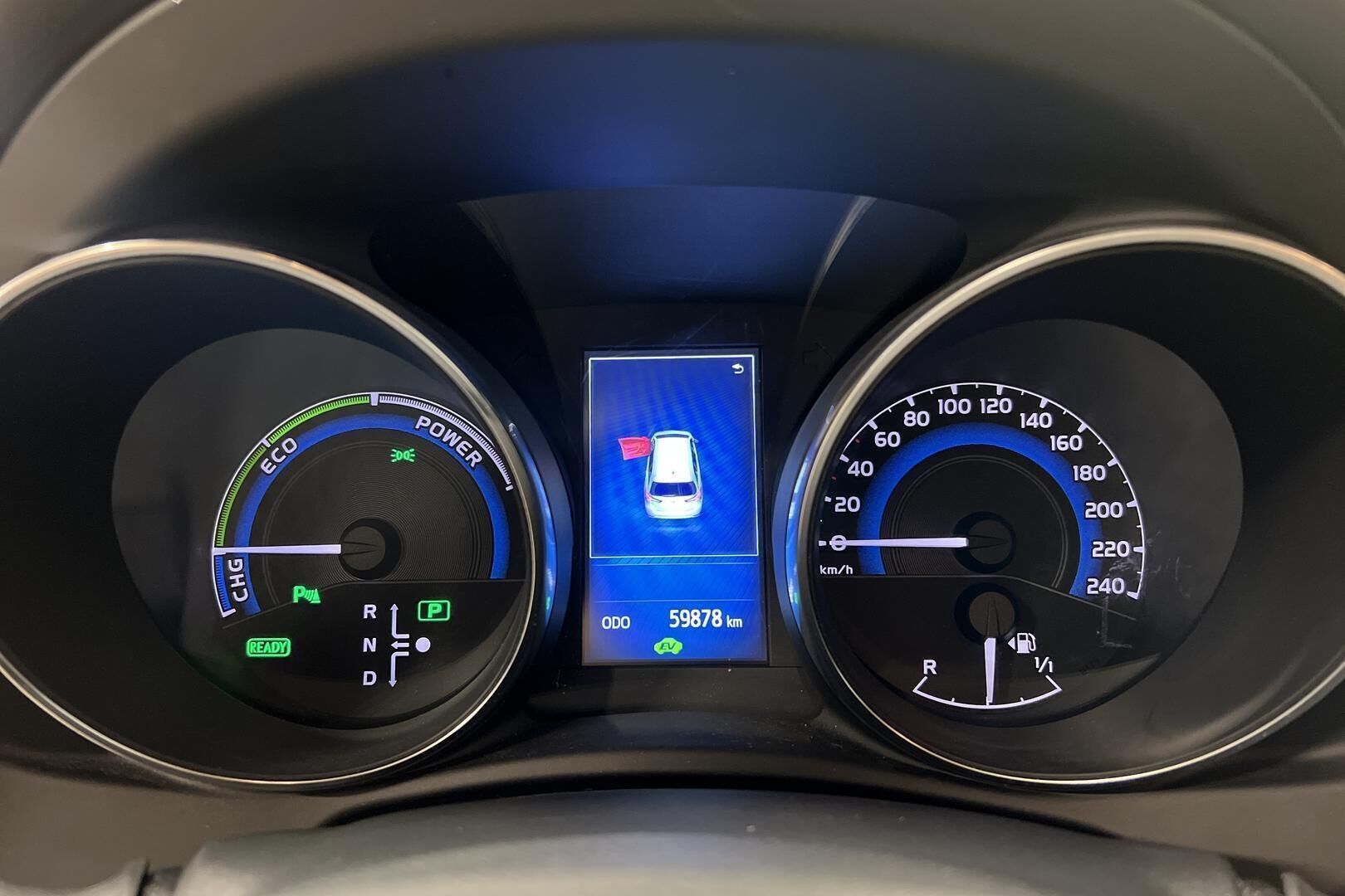 Toyota Auris iso kuva 14