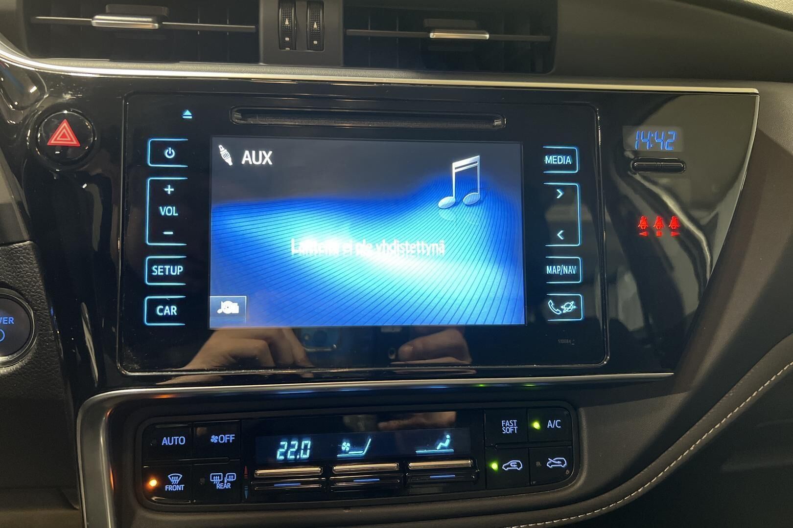 Toyota Auris iso kuva 15