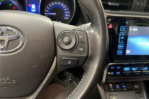 Toyota Auris esikatselu 16