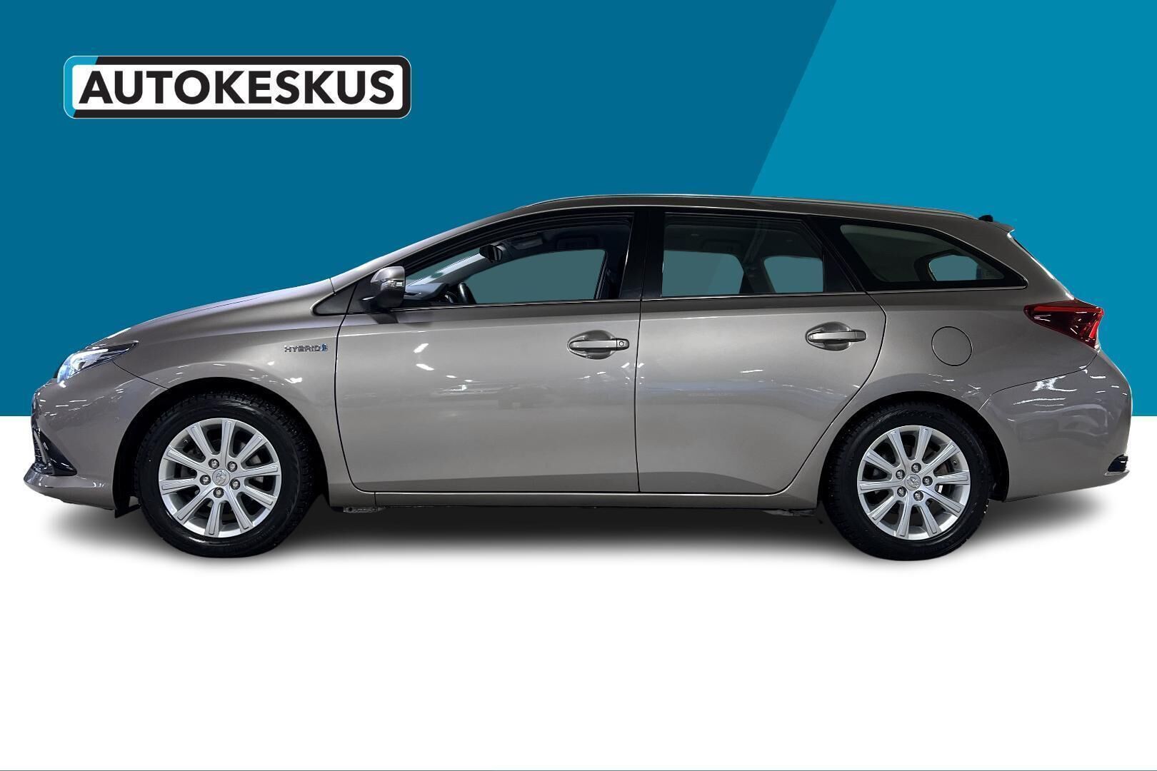 Toyota Auris iso kuva 8