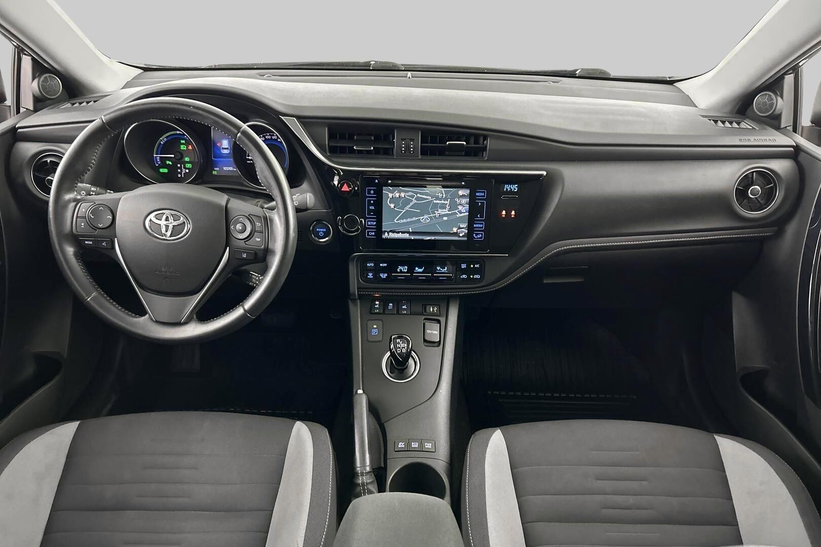 Toyota Auris iso kuva 11